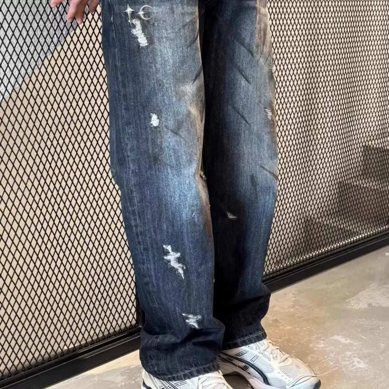 TC THUG CLUB NEWS: Old, dirty, dyed, damaged, hole torn, mud dyed, straight tube, metal button jeans for men and women